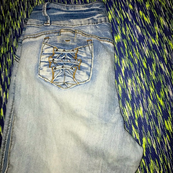 Very cute 83%cotton.3%spandex - Picture 3 of 3